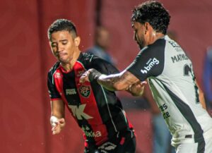 Corinthians entra no Z4 com empate de péssimo futebol com o Vitória