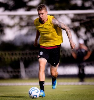 Corinthians vê prazo para pagar Charles acabar e teme transfer ban
