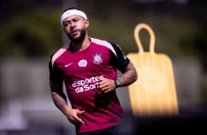 Memphis perde outro jogo do Corinthians e vira dúvida na Copa