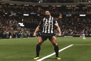Hulk rescinde com o Atlético e fica livre para fechar com o Flu