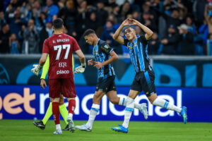 Santos perde para o Grêmio e volta para zona de rebaixamento