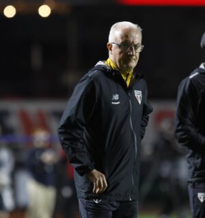 Dorival enxerga primeiro tempo positivo e lamenta segundo