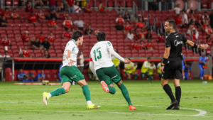Palmeiras nunca perdeu com árbitro do jogo contra o Flamengo; VAR já foi alvo de polêmica