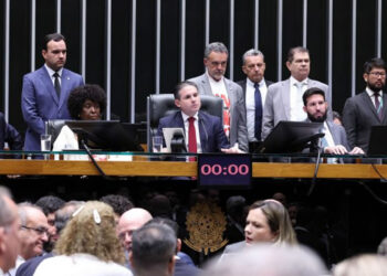 Fim da escala 6x1 avança após aprovação na Câmara