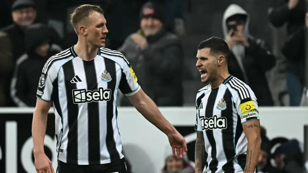 Newcastle e Tottenham (Foto: Paul Ellis/AFP)