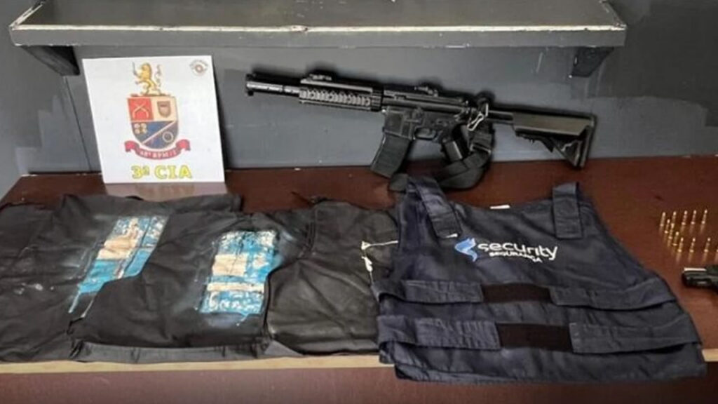 Polícia Militar apreende arma e colete em Hortolândia