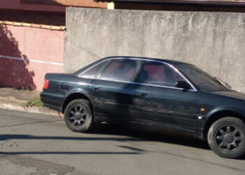 veículos abandonados