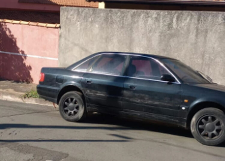 veículos abandonados