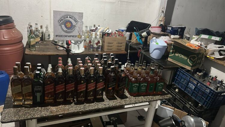 laboratório clandestino de bebidas falsificadas