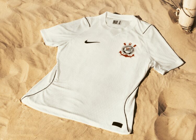 Corinthians divulga novas camisas; veja fotos e quando estreia
