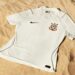 Corinthians divulga novas camisas; veja fotos e quando estreia