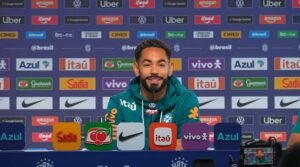 Matheus Cunha diz não se importar com camisa 10; Neymar deve ficar com ela