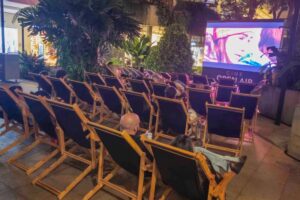 Cinema ao ar livre com entrada gratuita acontece neste fim de semana em Shopping de Campinas