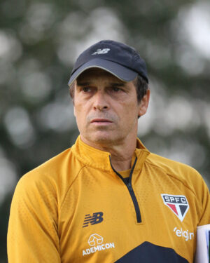 São Paulo volta aos treinos sem Roger e constata lesão de Luciano