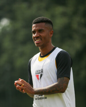 Veja a provável escalação do São Paulo para enfrentar o Remo