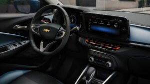 Chevrolet Onix e Onix Plus 2026: descontos agressivos e foco em economia