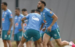 Seleção Brasileira poupa trio de treinamento