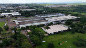 PHINIA celebra 35 anos da fábrica de Piracicaba com produção de 11 milhões de componentes por ano e liderança em tecnologia automotiva