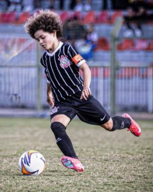 Corinthians rebate afirmações de família de Flora após saída