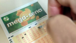 Mega-Sena acumula e próximo prêmio vai a R$ 8 milhões; veja os números sorteados