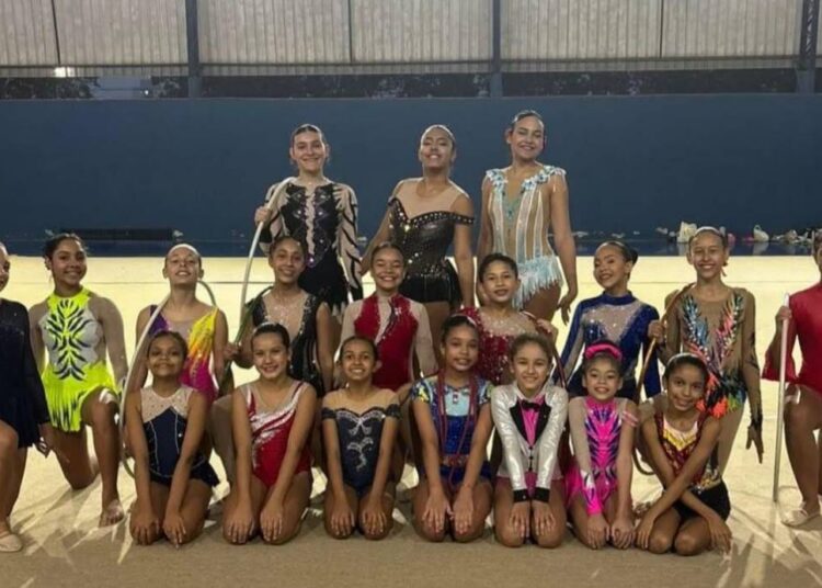 competição de ginástica rítmica