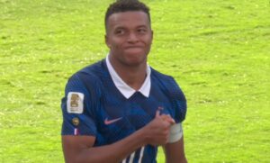 França goleia Suécia, se classifica e Mbappé deslancha na artilharia da Copa