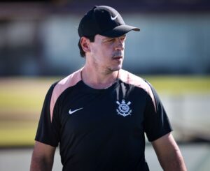 Corinthians faz ajustes táticos na intertemporada