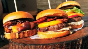 Beer Burger Fun Fest reúne gastronomia e shows na Praça Arautos da Paz
