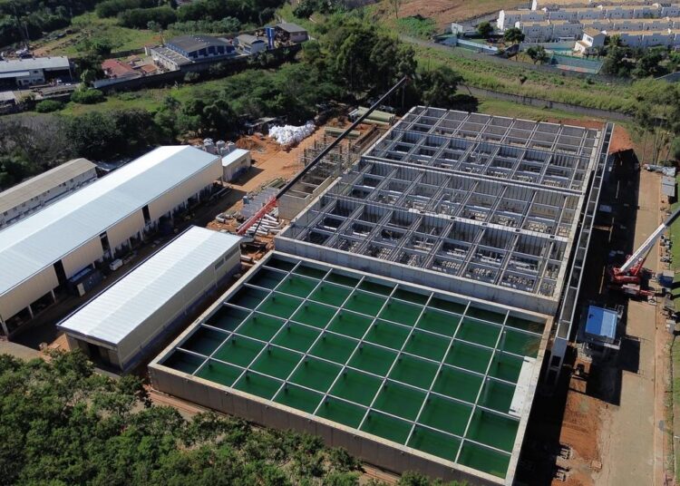 Estação PRODUTORA DE ÁGUA DE REUSO com capacidade para tratar 1.431 litros por segundo de esgoto