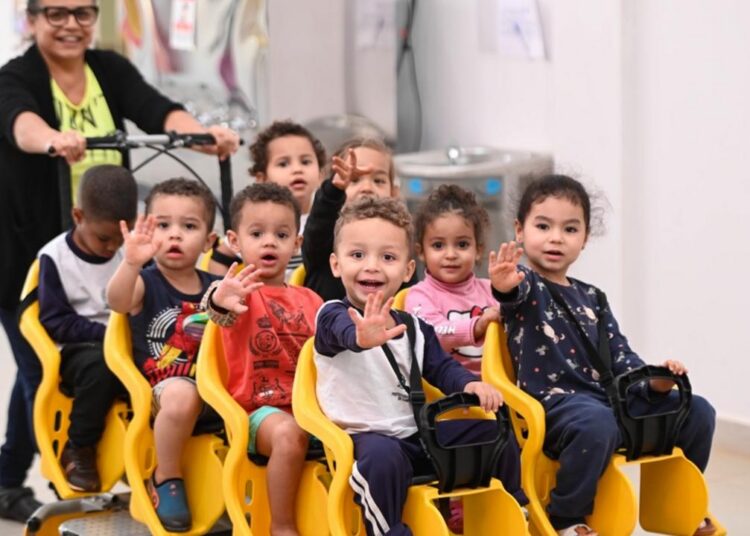 Alunos durante atividade no Espaço do Amanhã João Manoel Lopes Beck
