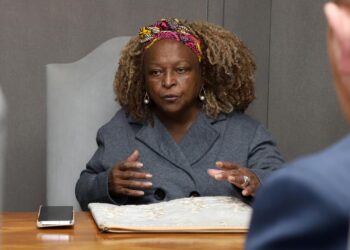 Comendadora Edna Almeida Lourenço, presidente do Grupo Força da Raça, idealizadora da homenagem