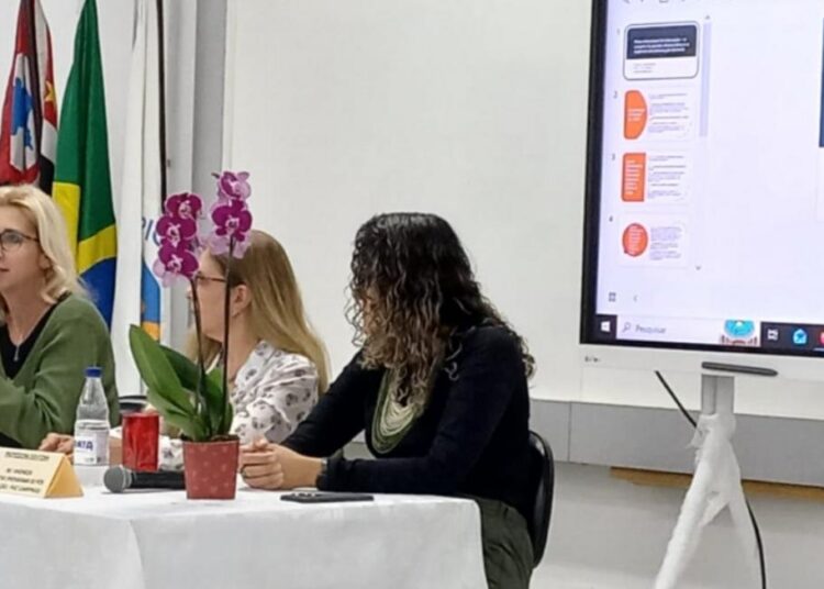Encontro na sede do Cefortepe em Campinas na noite de 27 de julho