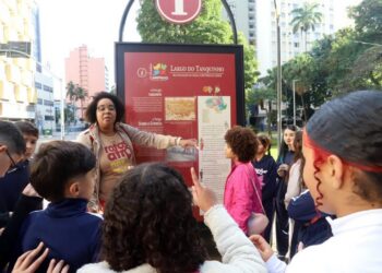 Alunos da rede municipal participam de atividade do Projeto Rotas Afro