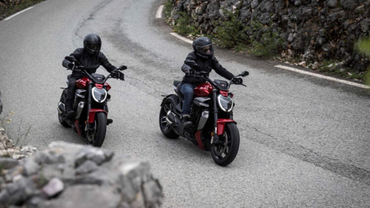 XDiavel V4