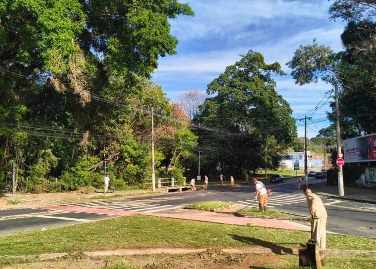 Avenida Santa Isabel com limpeza e operação tapa-buracos em vias de Campinas