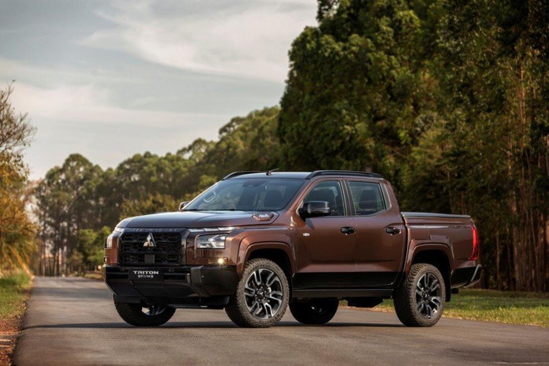 Mitsubishi Triton BF///MS em uma apresentação