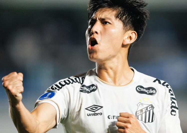 Jogadores do Santos comemorando a classificação