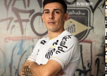 Gonzalo Escobar em treino pelo Santos