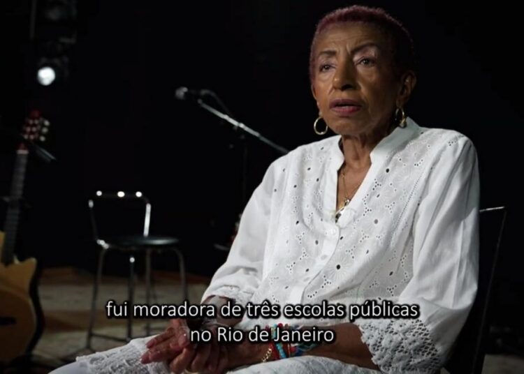 Panorama da carreira de Leci Brandão e sua contribuição para a música popular brasileira
