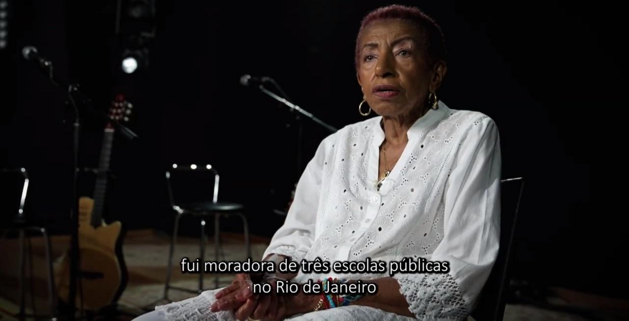 Panorama da carreira de Leci Brandão e sua contribuição para a música popular brasileira