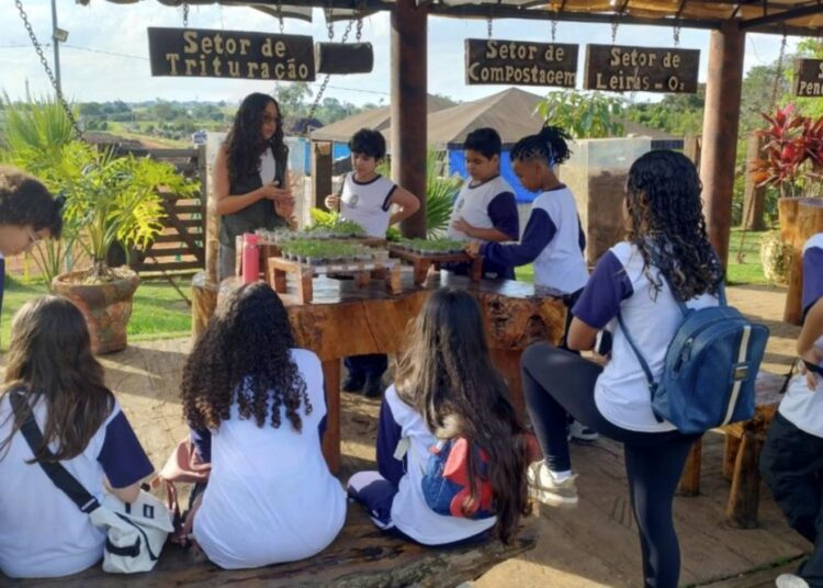 Alunos da rede municipal de Campinas durante visita à Usina Verde