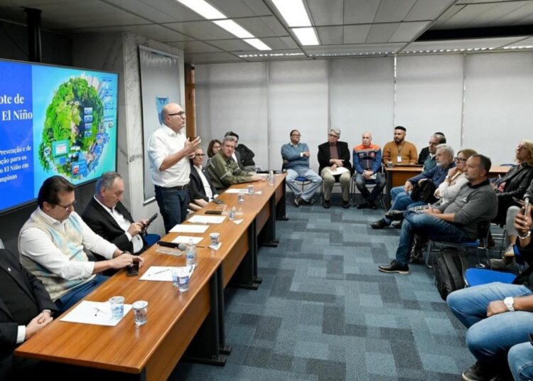 Prefeito Dário Saadi e coordenador da Defesa Civil falam sobre ações contra extremos climáticos