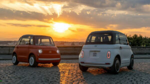 Fiat apresenta nova estratégia de micromobilidade com Topolino, TRIS e conceito Multiplina