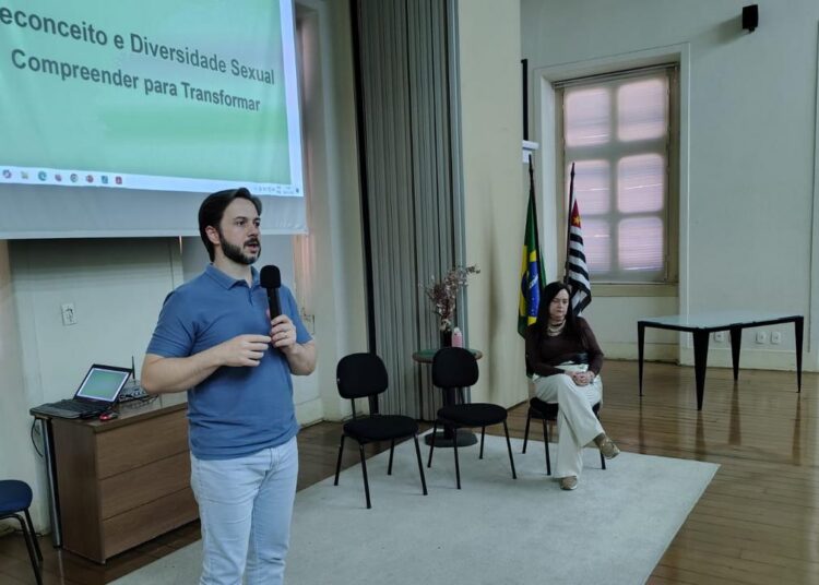 Curso discute diversidade sexual e gênero na administração pública
