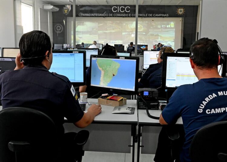 Orientação para registrar boletim e contato com Guarda Municipal em caso de golpe
