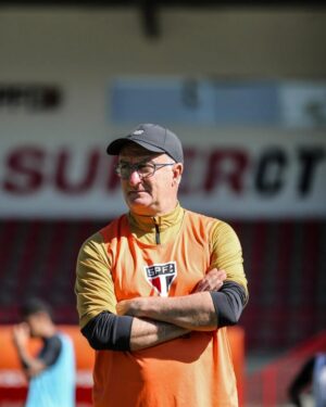 São Paulo mantém Domingos Duarte fora de jogos por transfer ban da FIFA