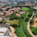 Jovens participando de projetos de mitigação e adaptação climática no município