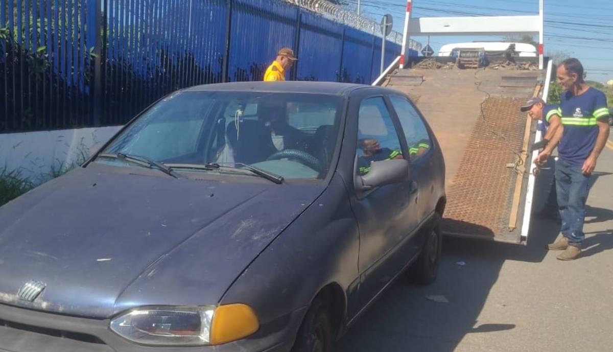 retirada de veículos abandonados