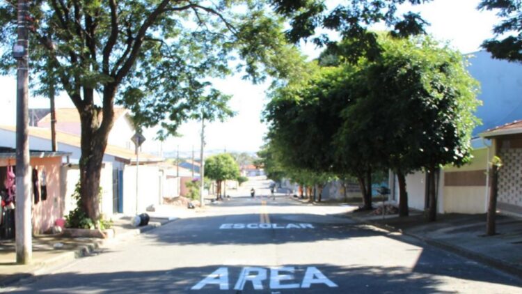 Pintura no solo pede atenção para locais geradores de trânsito