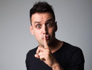 Rodrigo Capella se apresenta em Hortolândia com show gratuito de stand-up na quarta-feira (08)